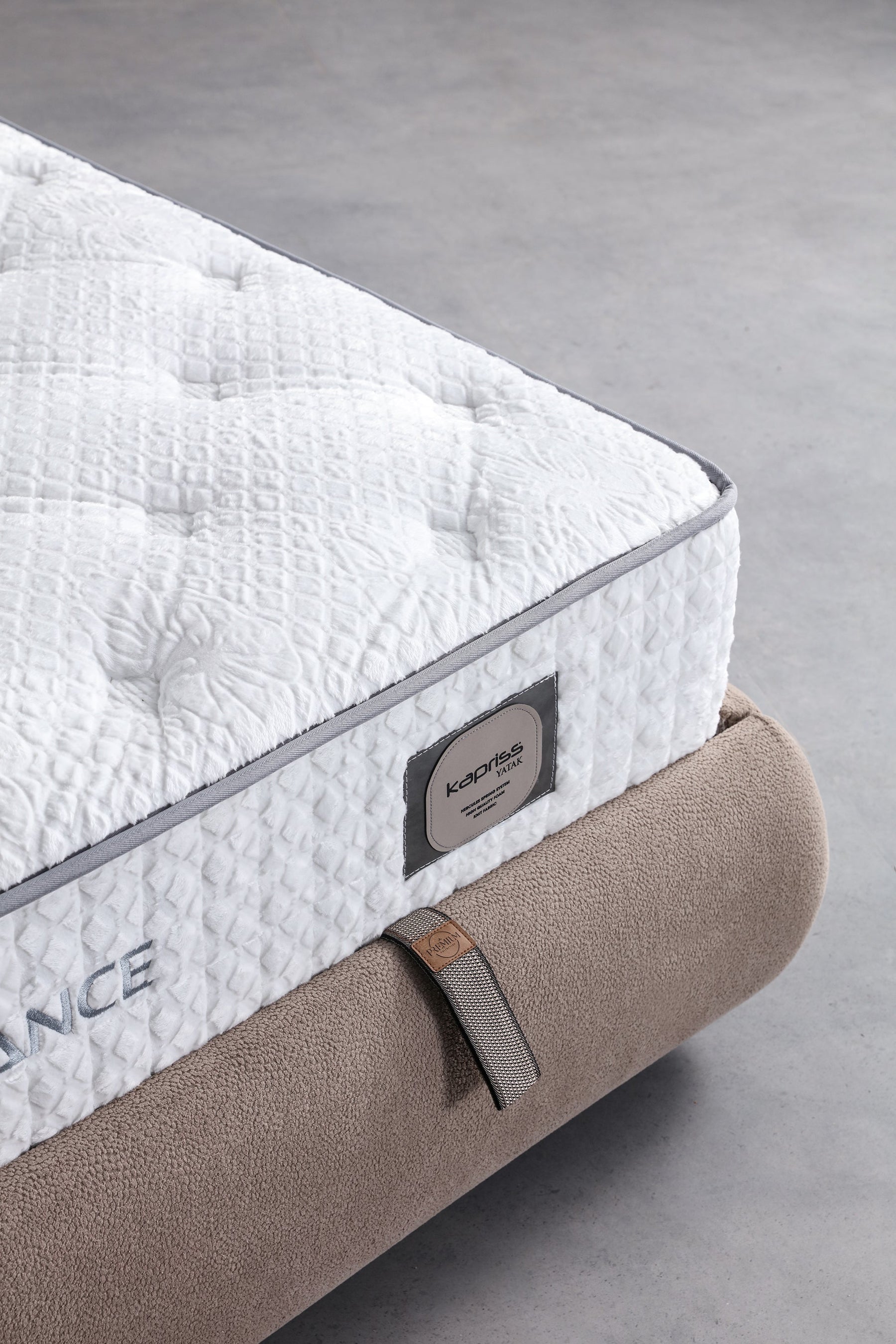 Elegance Bed Set by Netline Interiors