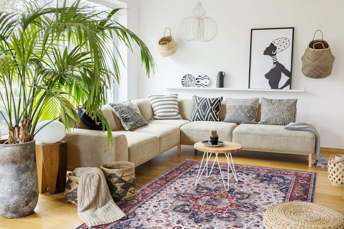 Machine washable Persian Heriz rug with traditional medallion design, ideal for living rooms, bedrooms, and dining areas.