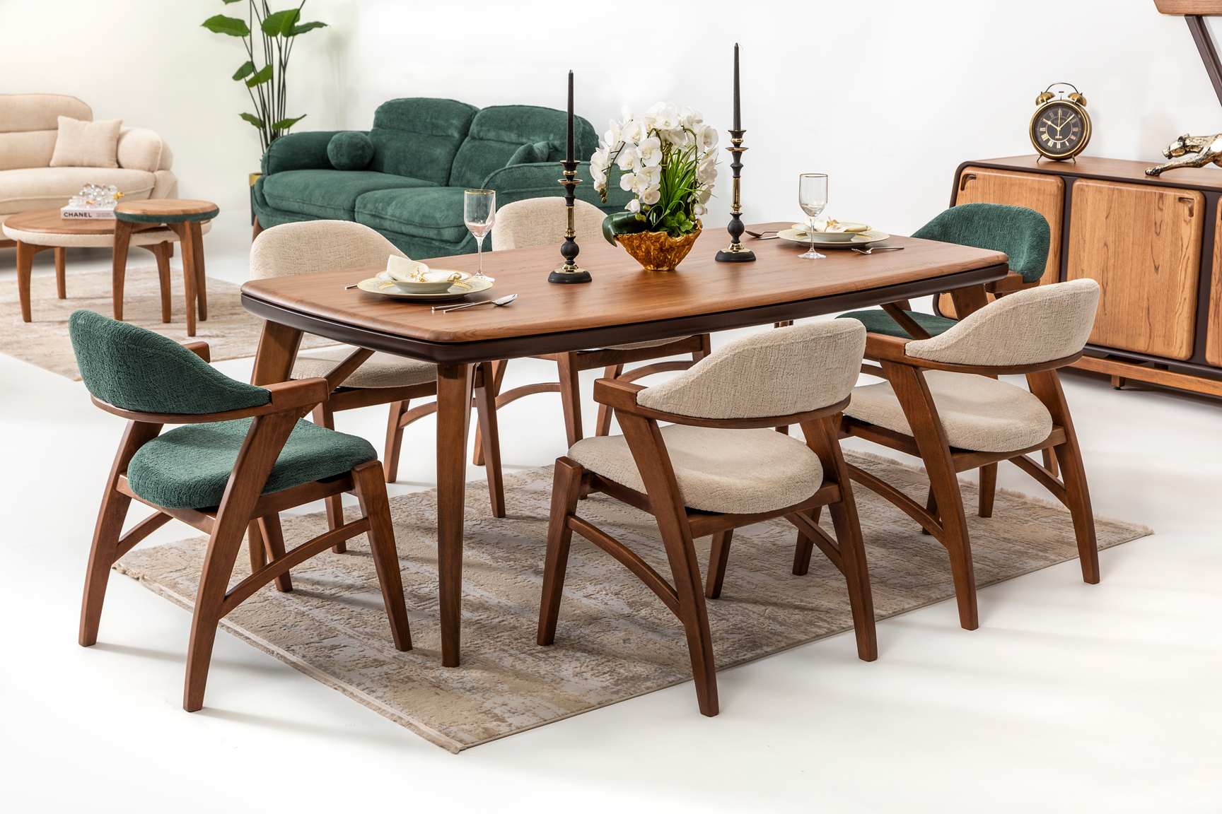 Netline Home Mustang Dining Room Set