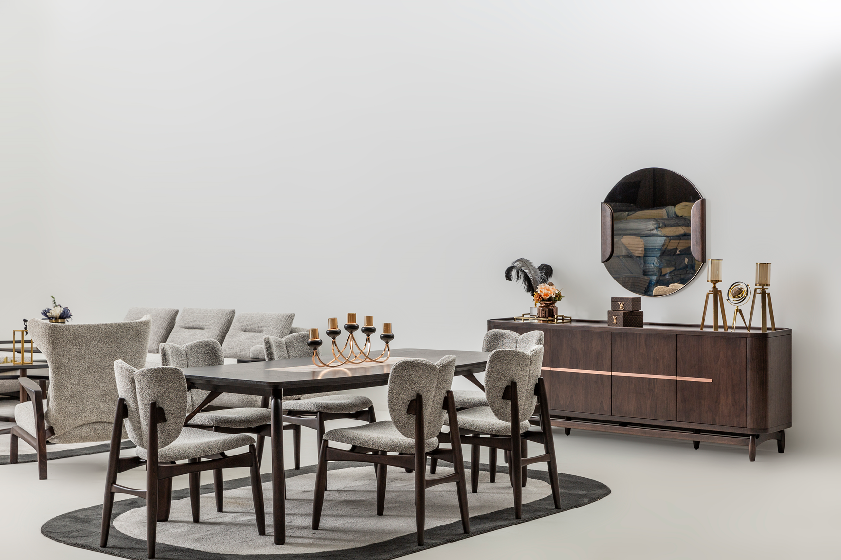 Camaro dining table with matching chairs by Netline Home Interior, modern family dining set in a stylish home setting.