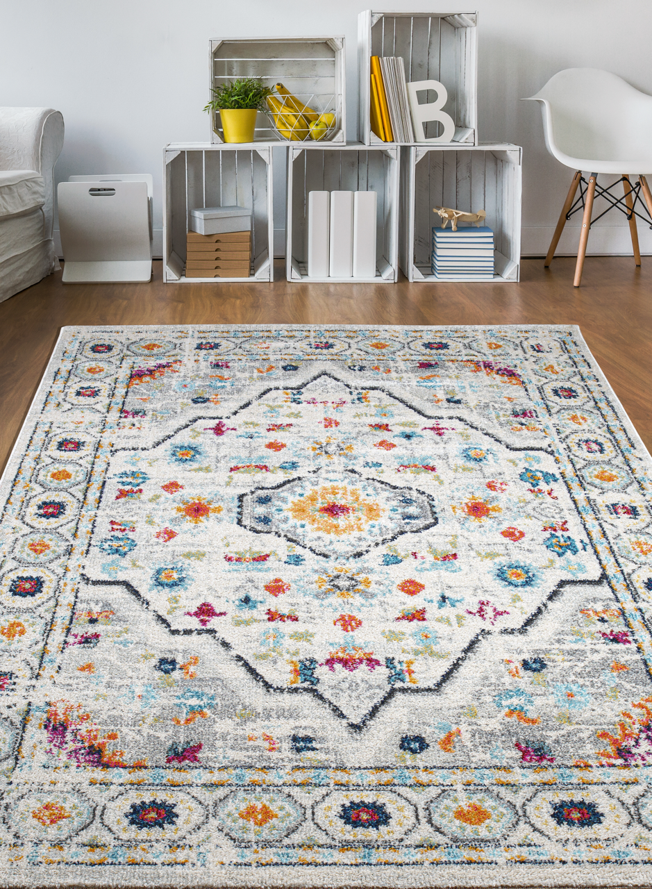 Vintage Area Rug 7655 – Light Grey Traditional Medallion