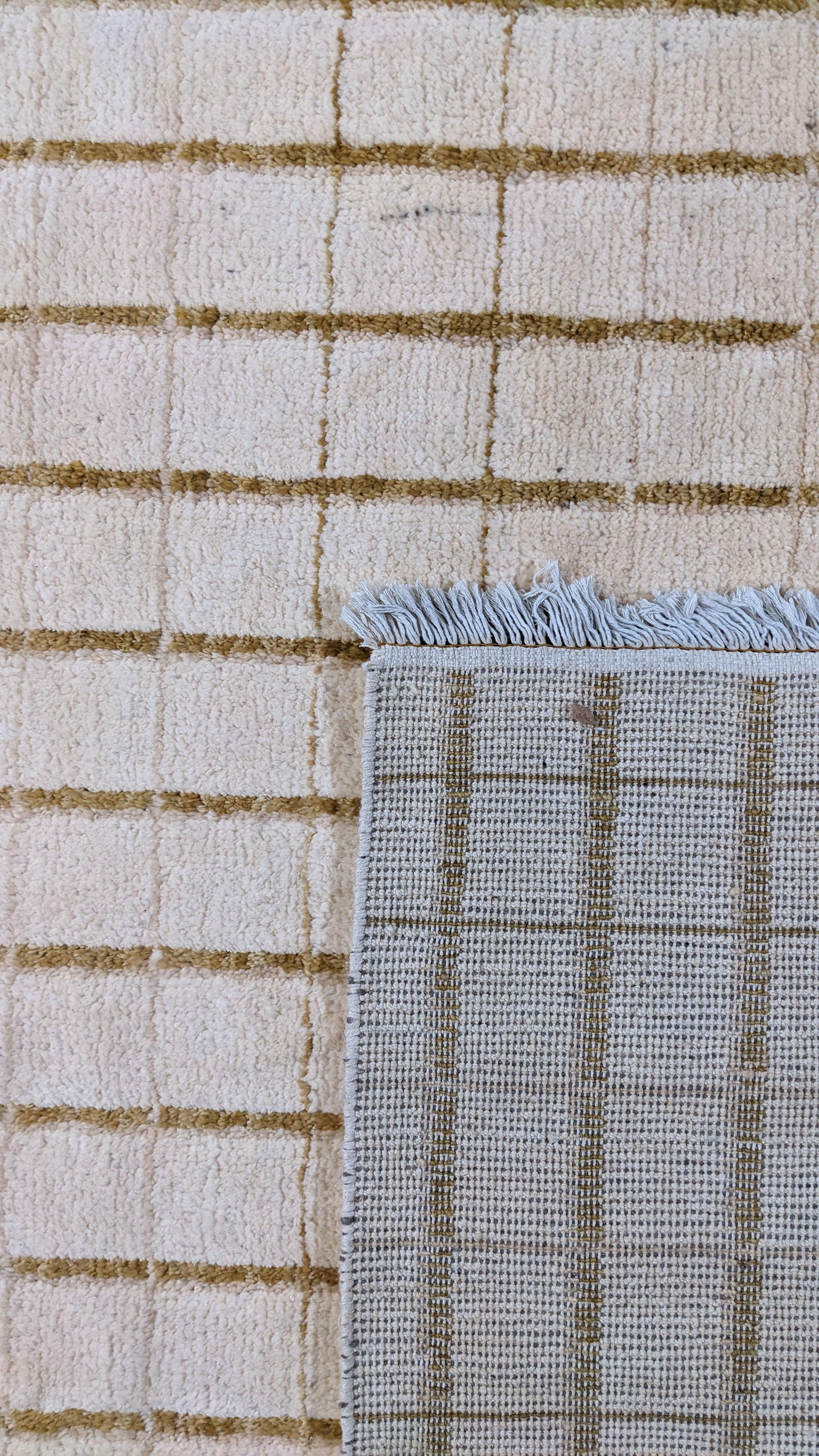 Stormy Hand Knotted Rug - 302 x 250 cm