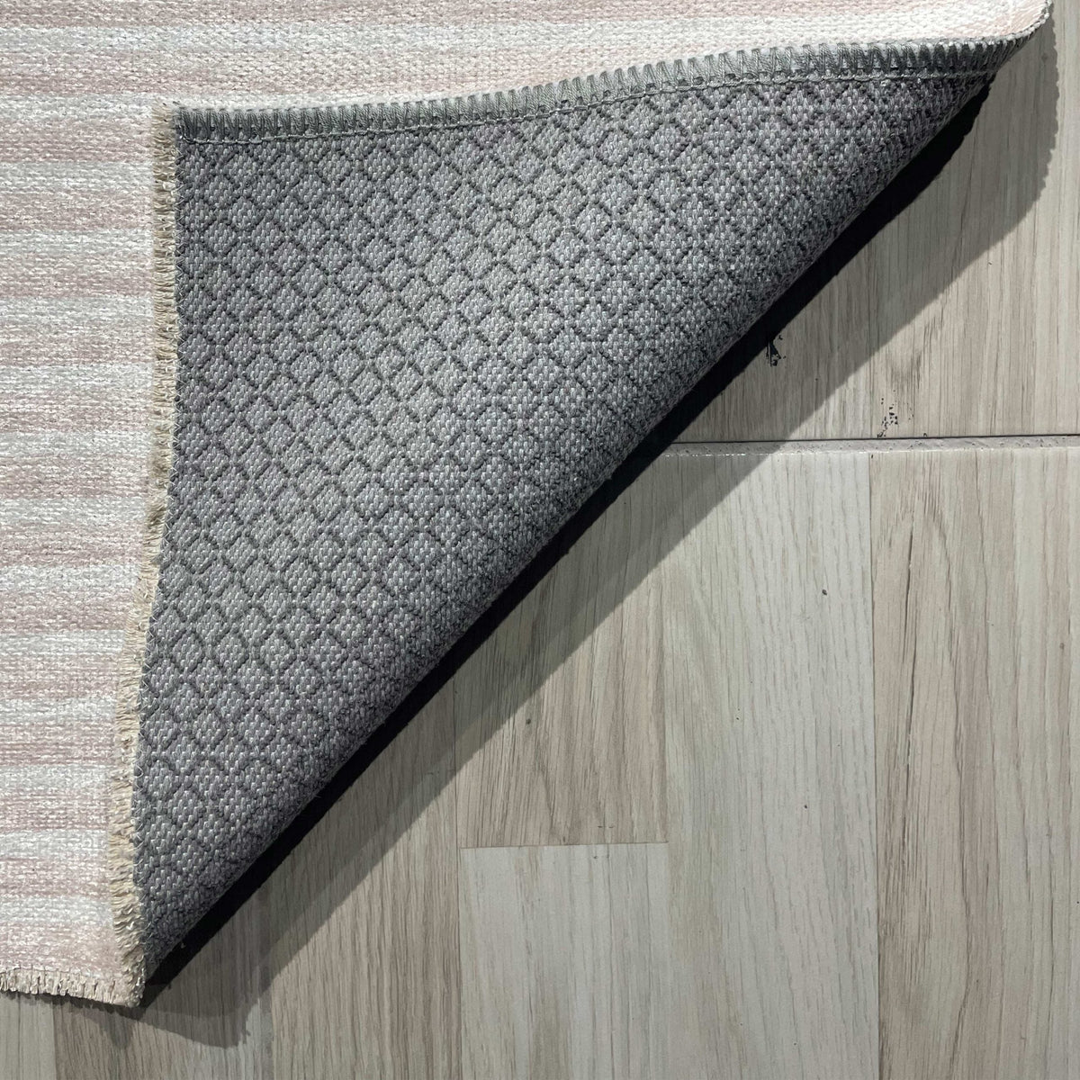 RW7110 washable chenille rug texture and pattern detail