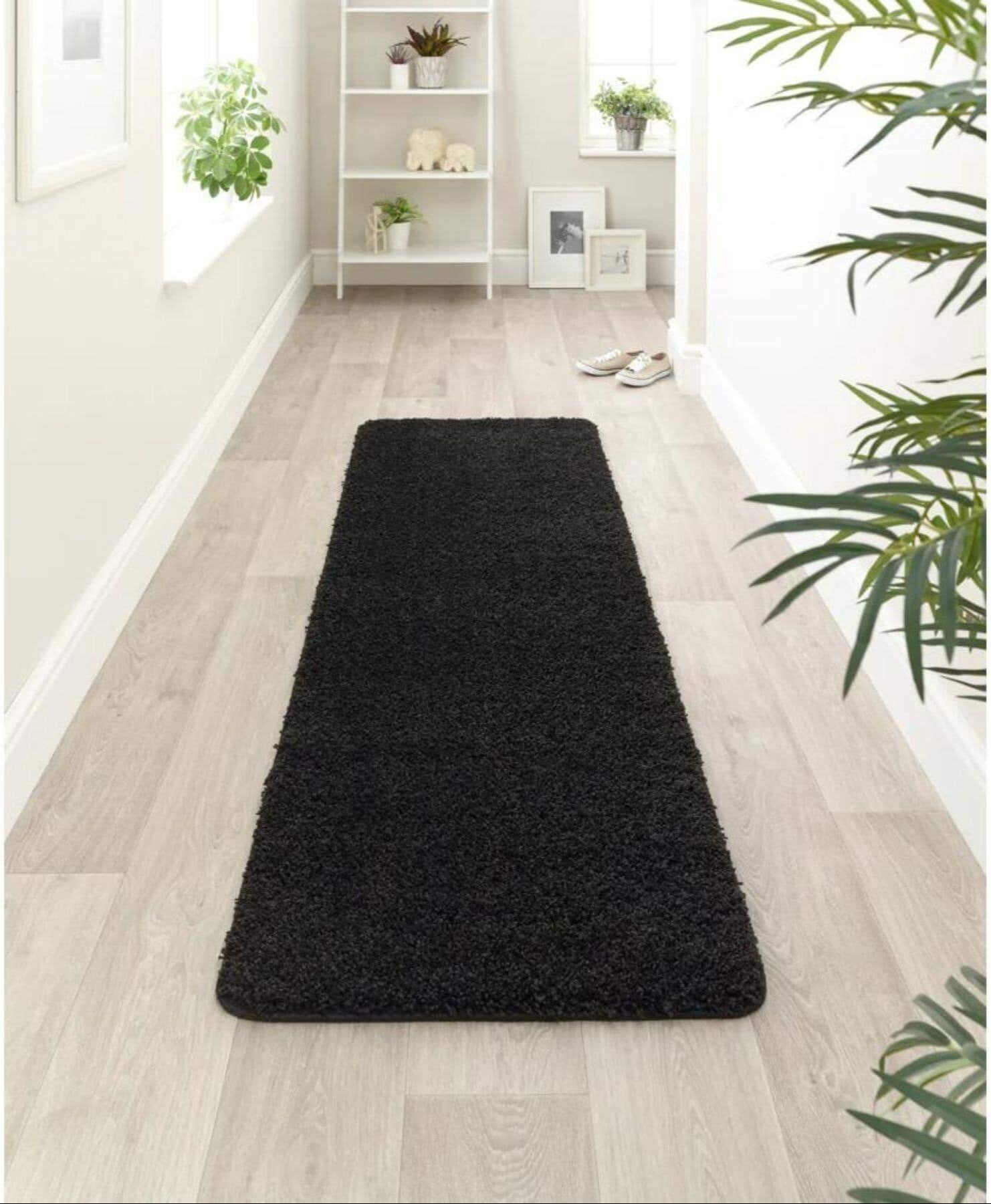 Washable Black Shaggy Rug