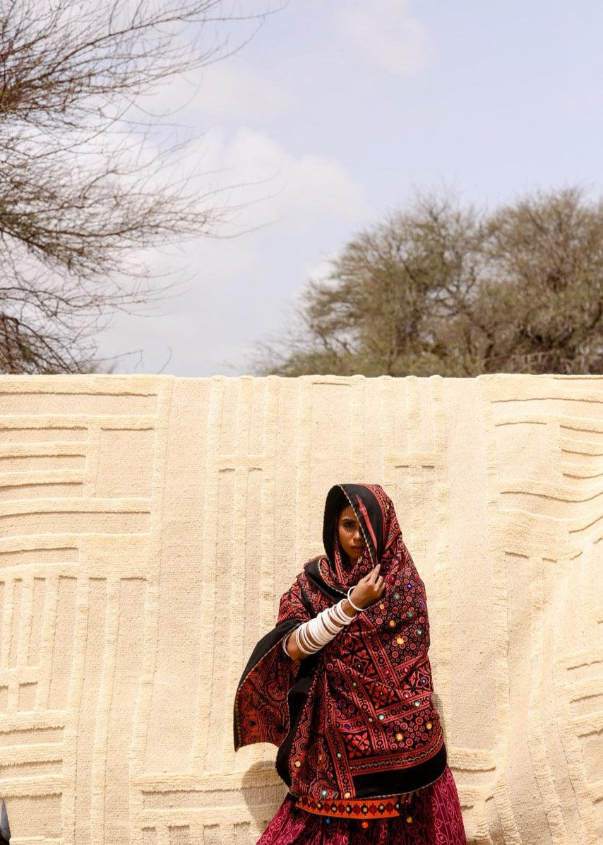 Veluxia Hand Knotted Rug - 278 x 250 cm