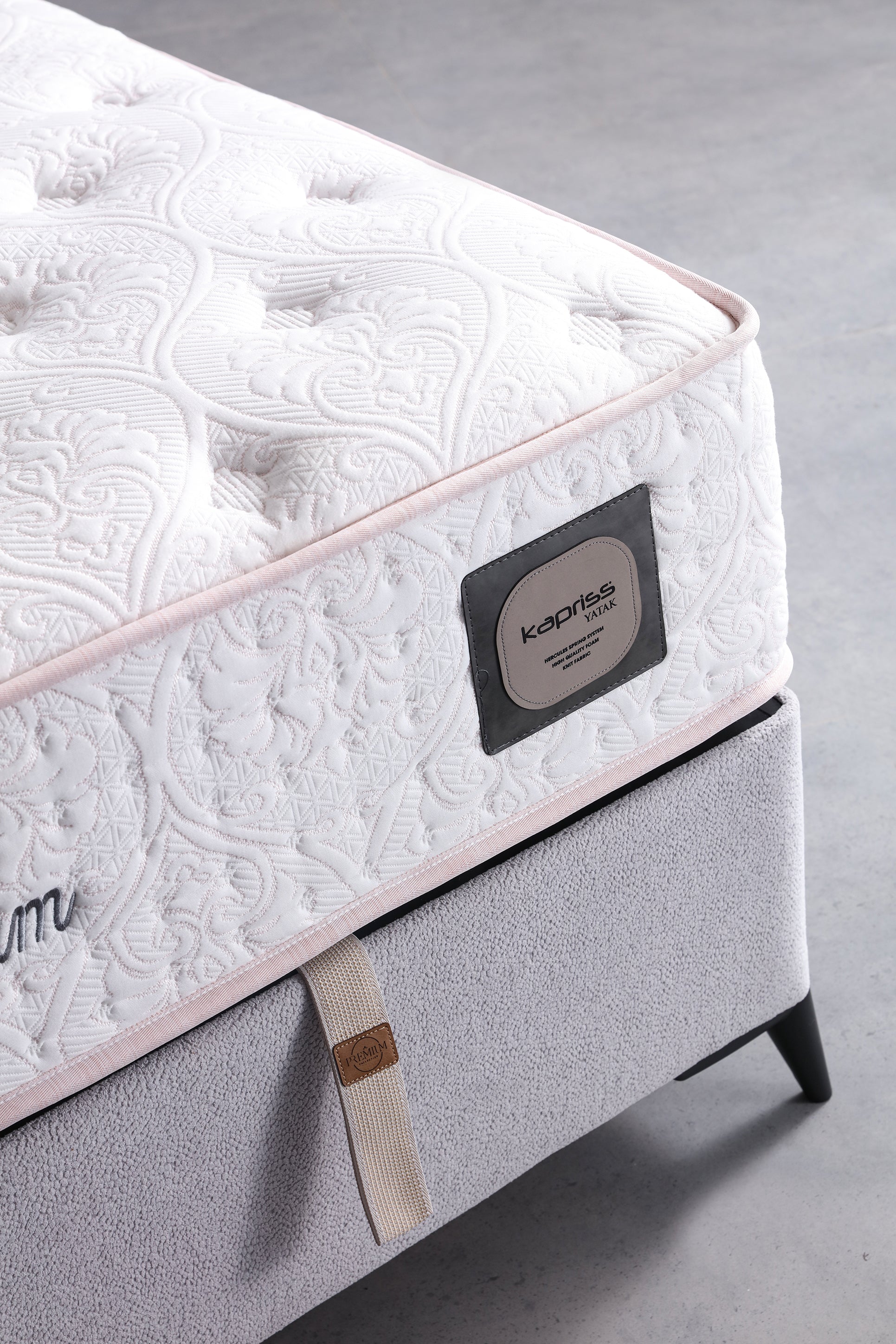 Visco Dream Bed Set by Netline Interiors