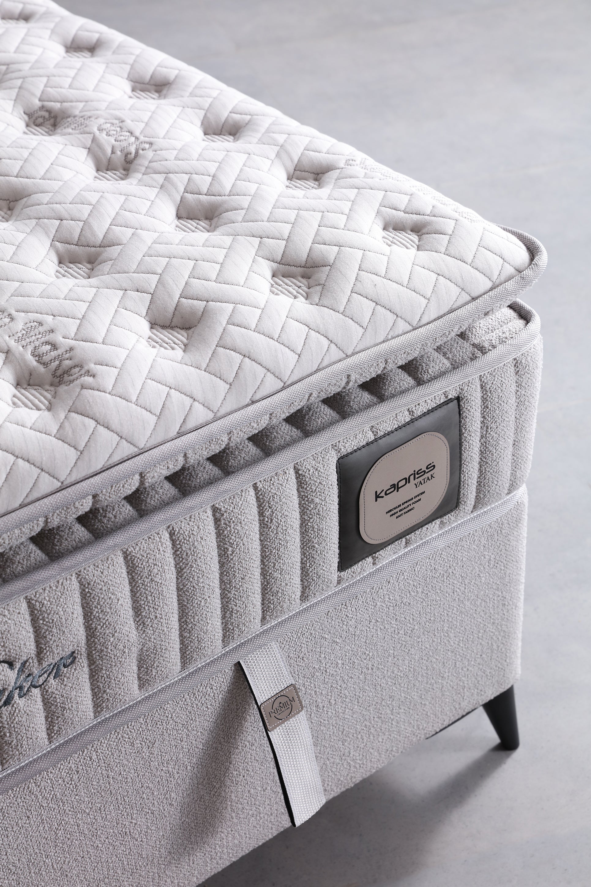 Netline Home Interior Sleepmaker Bed Sets in stylish bedroom with neatly made bed, cozy bedding, and decorative pillows.