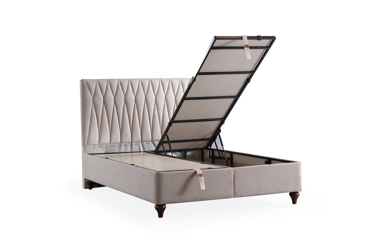 Linen Bed Set by Netline Interiors