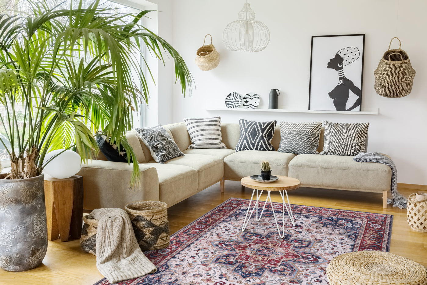 Machine washable Persian Heriz rug with traditional medallion design, ideal for living rooms, bedrooms, and dining areas.