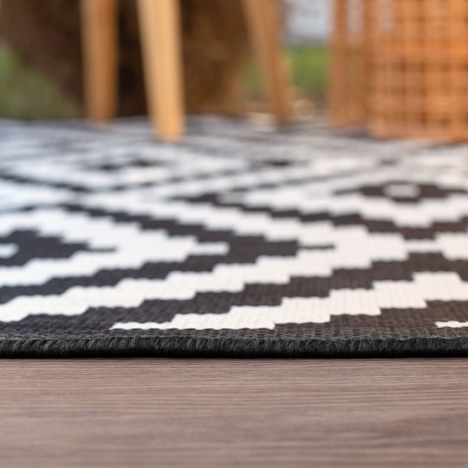 Ecology Outdoor Rug Black | 100bl
