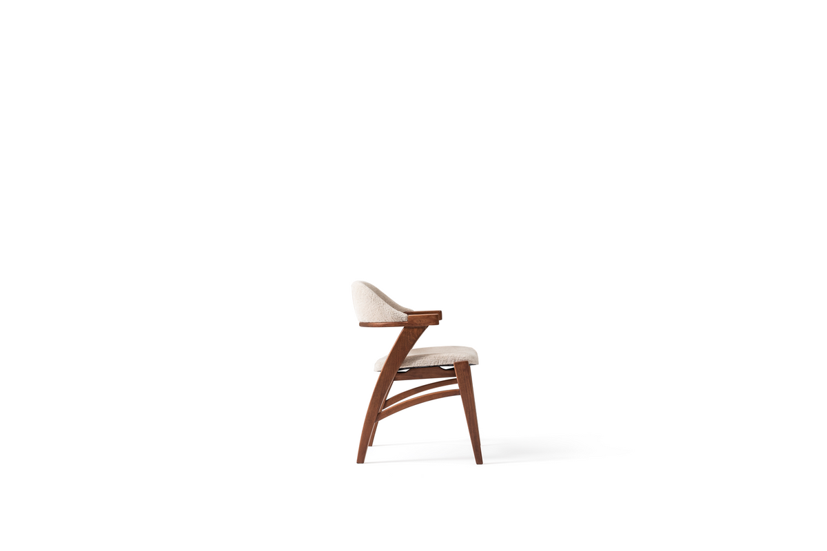 Mustang Dining Table and Chairs by Netline Interiors
