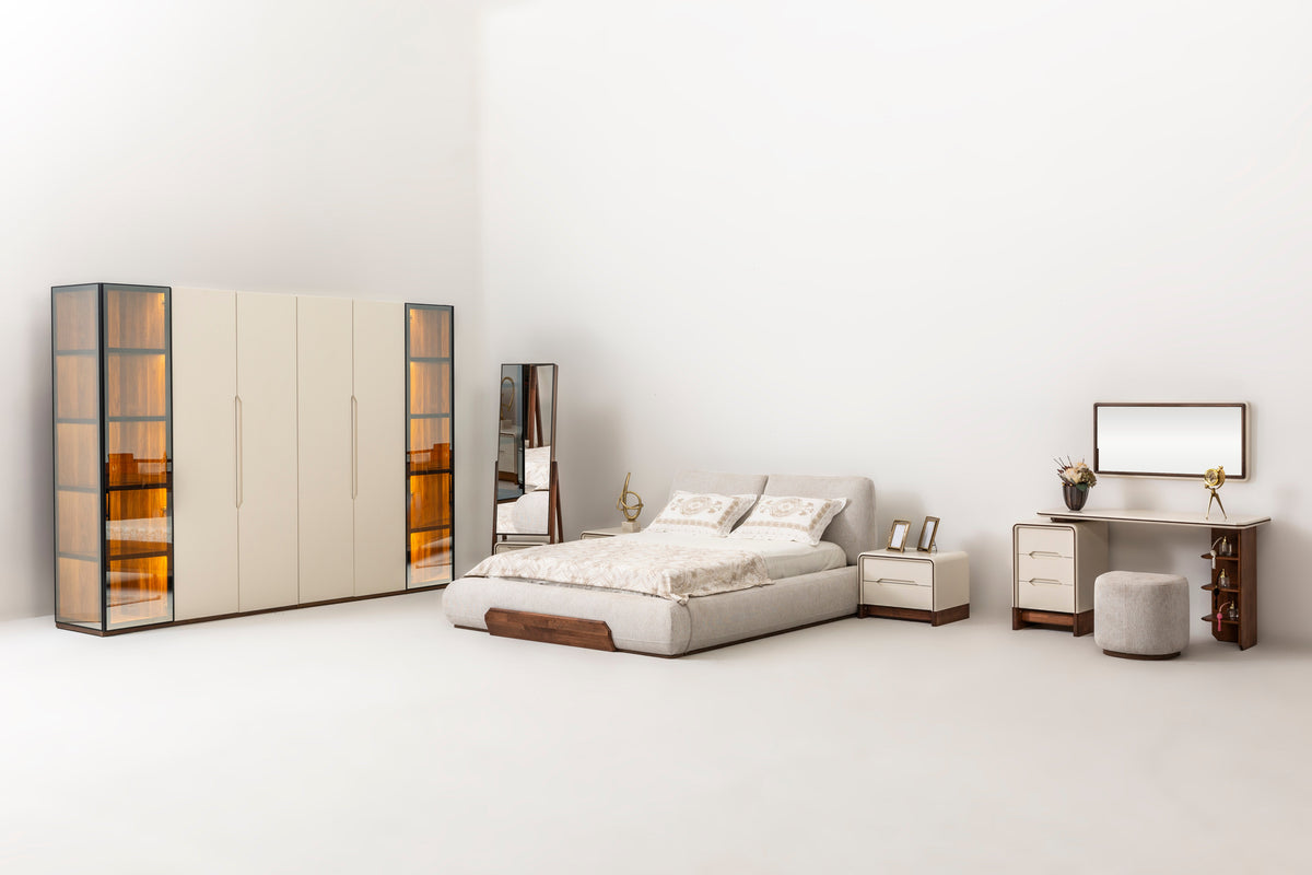 Cadillac Bedroom by Netline Interiors