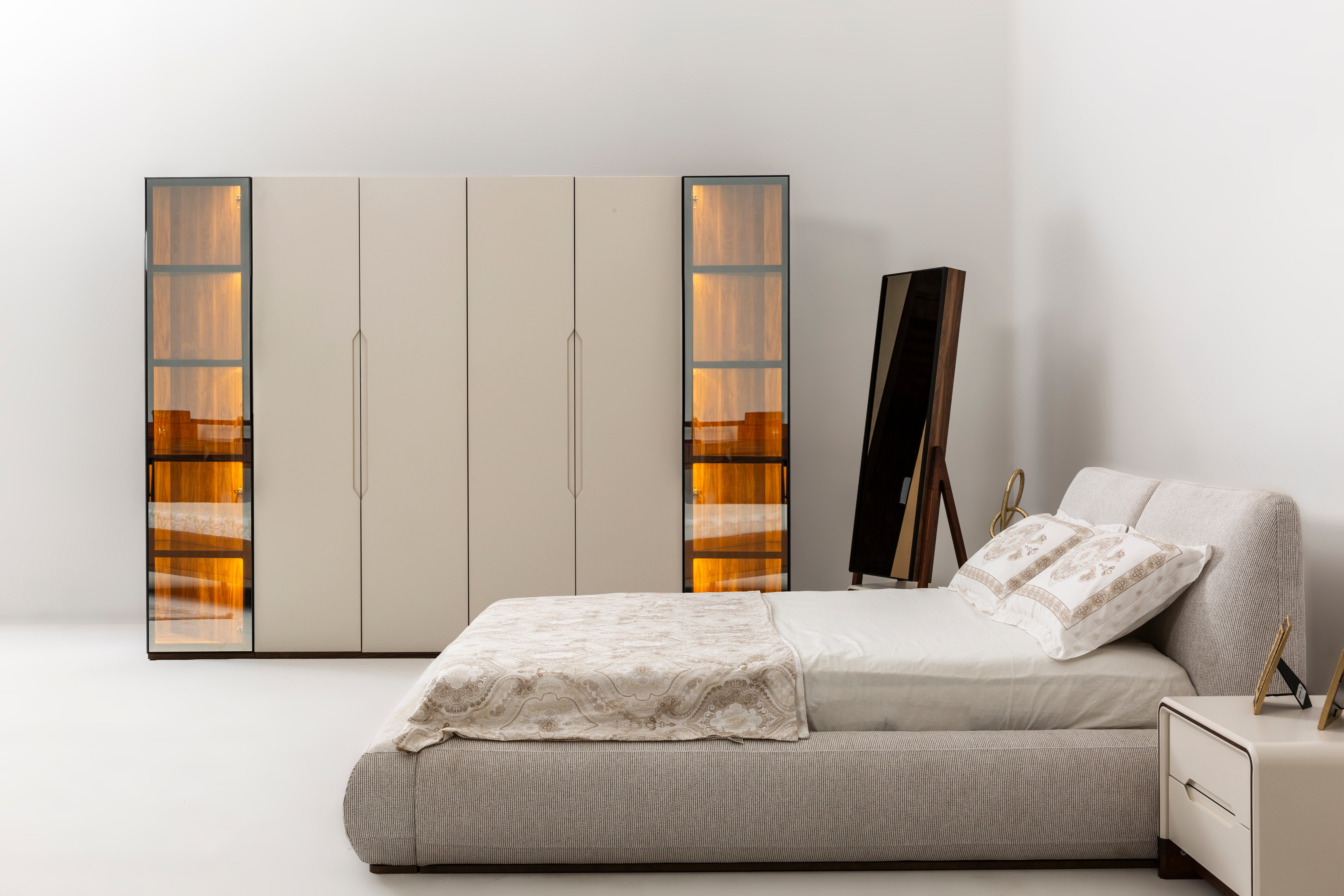 Cadillac Bedroom by Netline Interiors