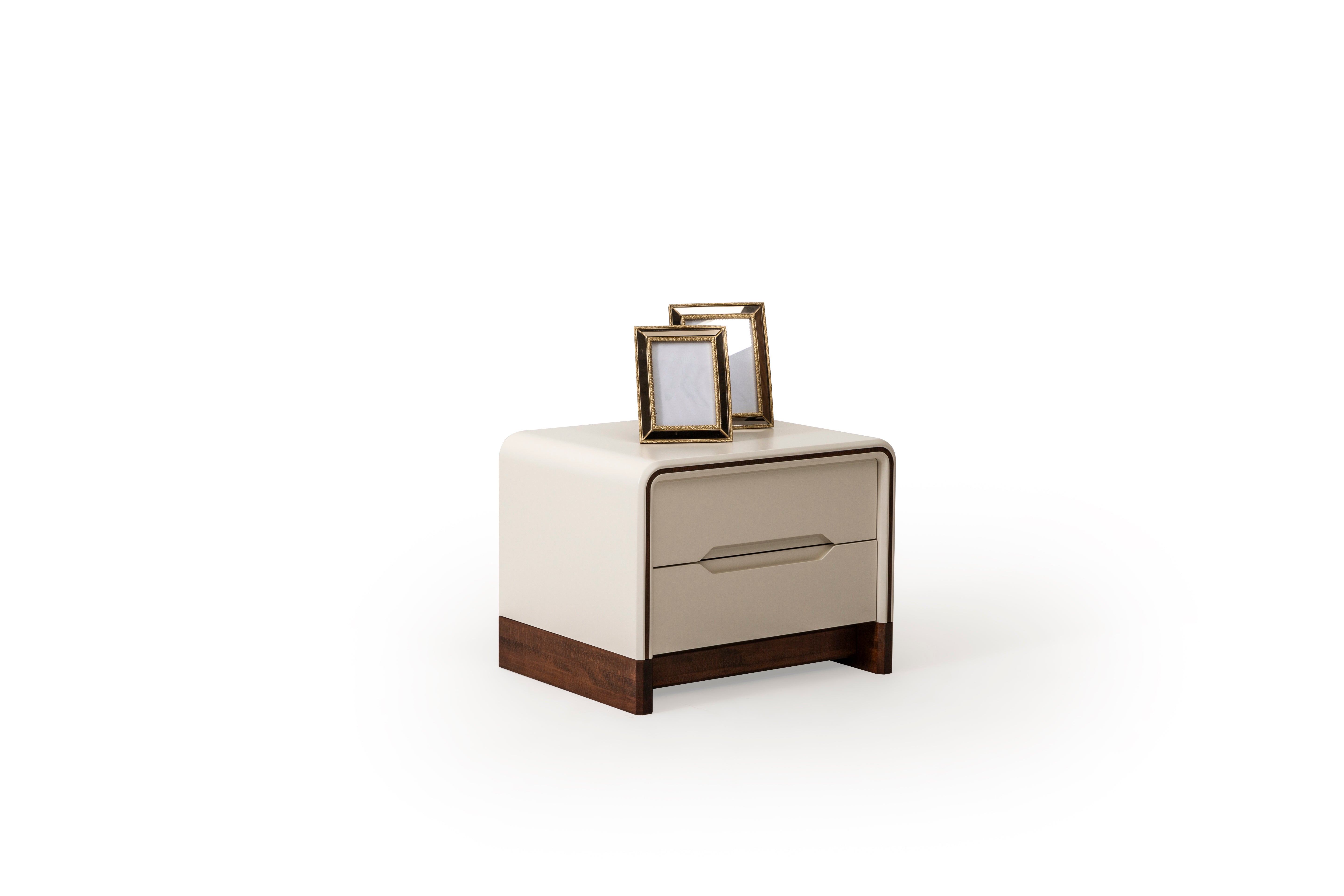 Cadillac bedroom set by Netline Home Interior featuring a bed, matching nightstands, and wardrobe in a modern bedroom style.