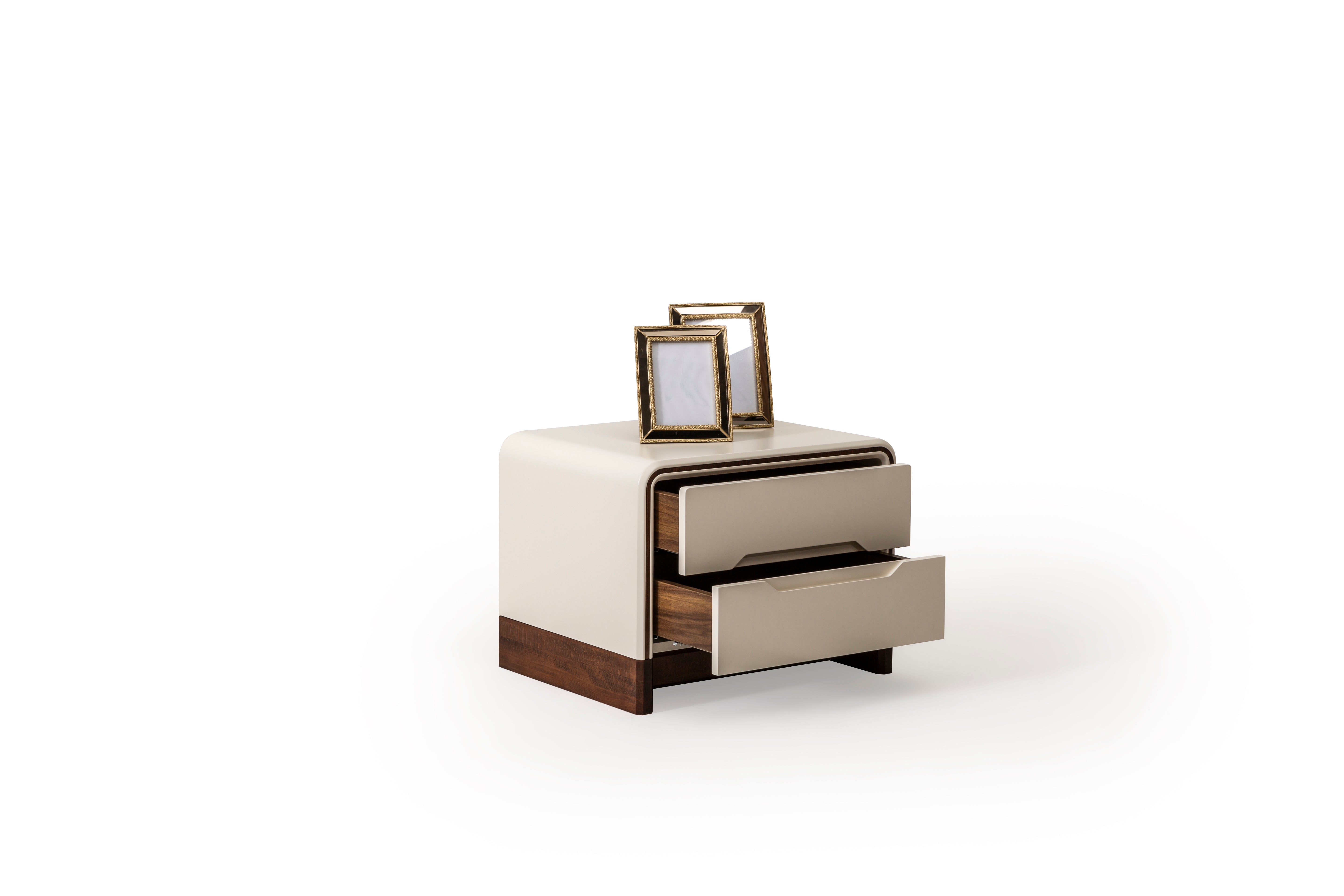 Cadillac bedroom set by Netline Home Interior featuring a stylish bed frame, matching nightstands, and coordinated bedroom furniture.