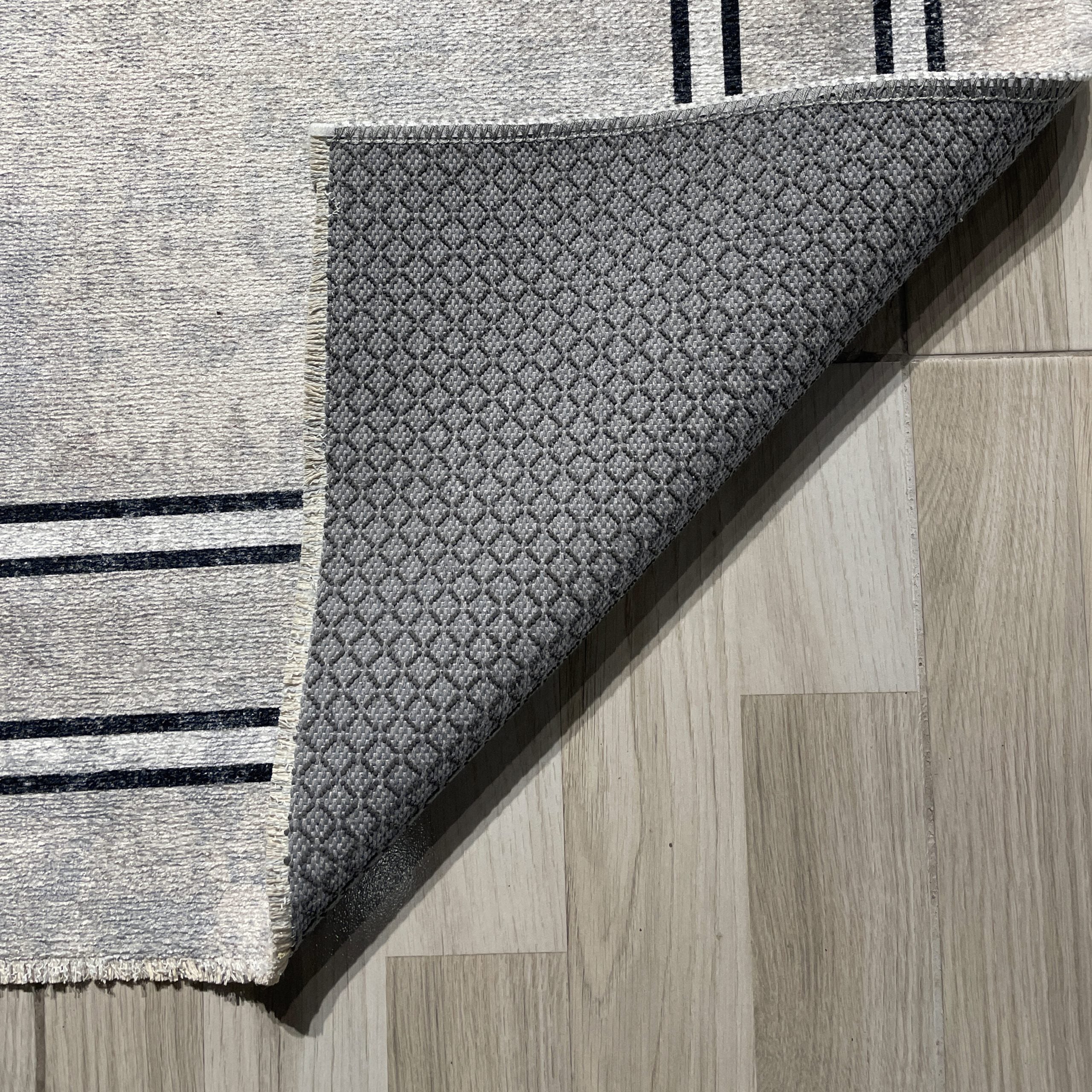 Netline Home Gray Silver Modern Machine Washable Chenille Rug Design NH7076 - Gallery Image 3 - Netline Home