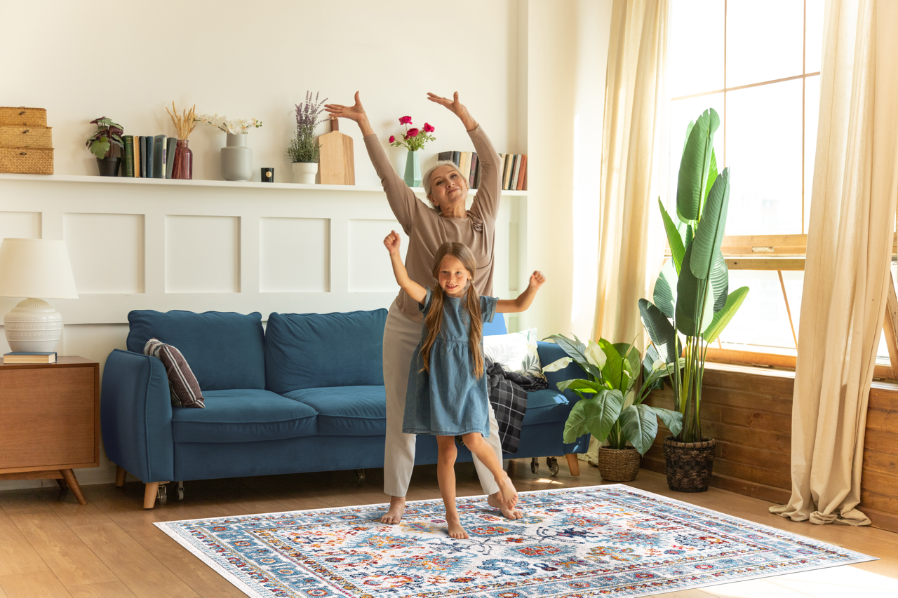 Vintage Area Rug 7650 – Cream Distressed Medallion