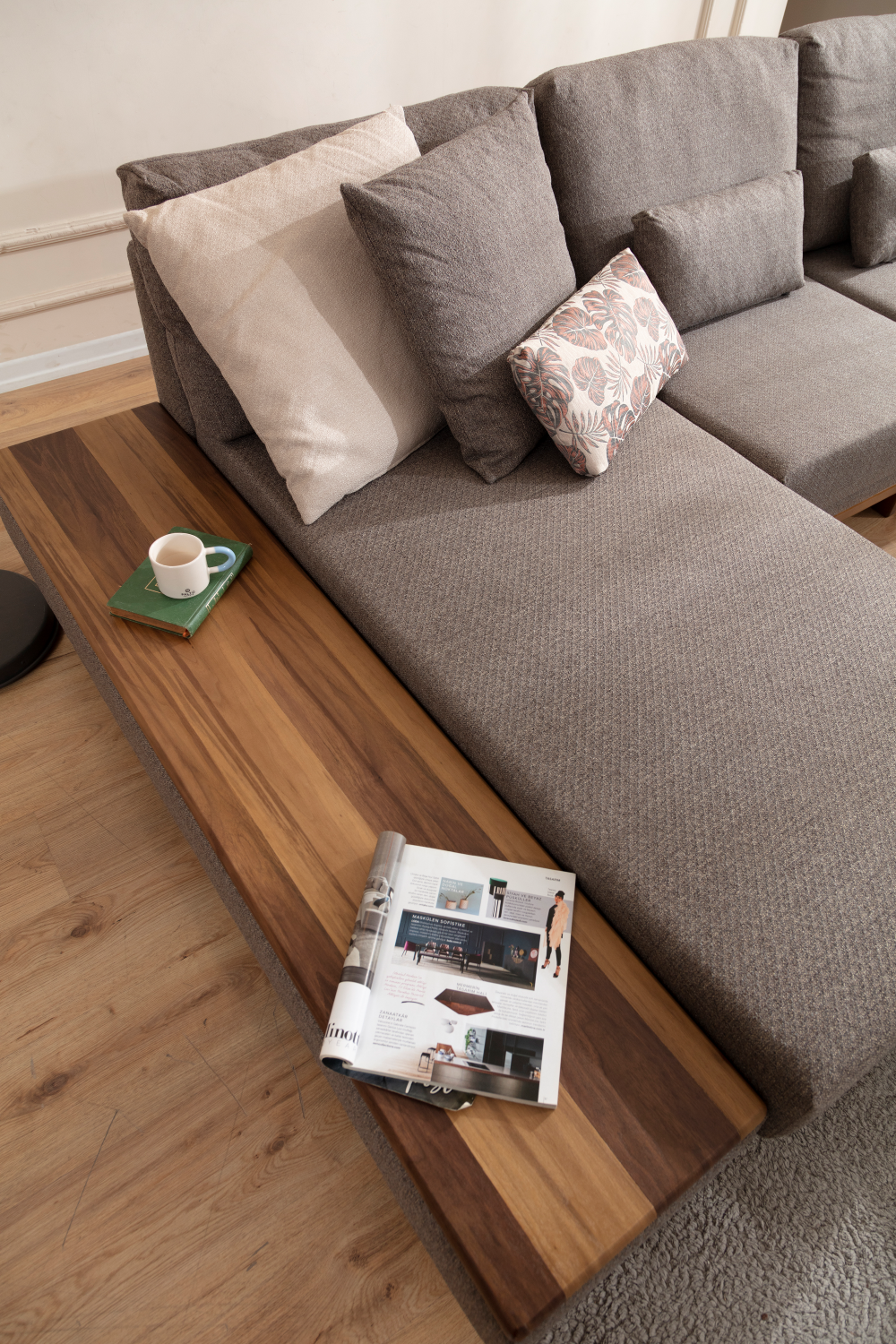 Argemon Corner Set by Netline Interiors