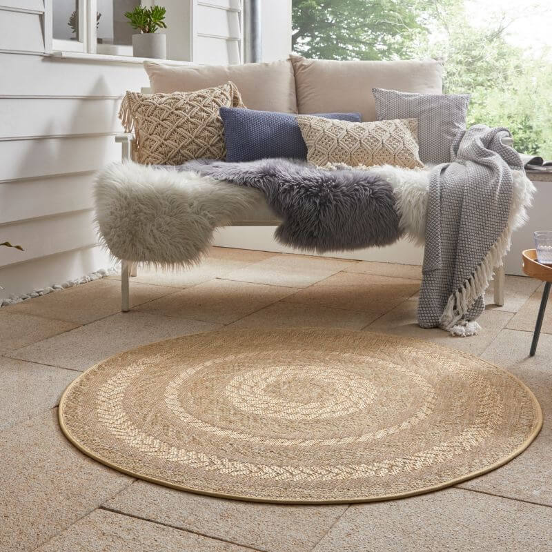 Indoor Outdoor Almendro Round Rug – Chevron Design