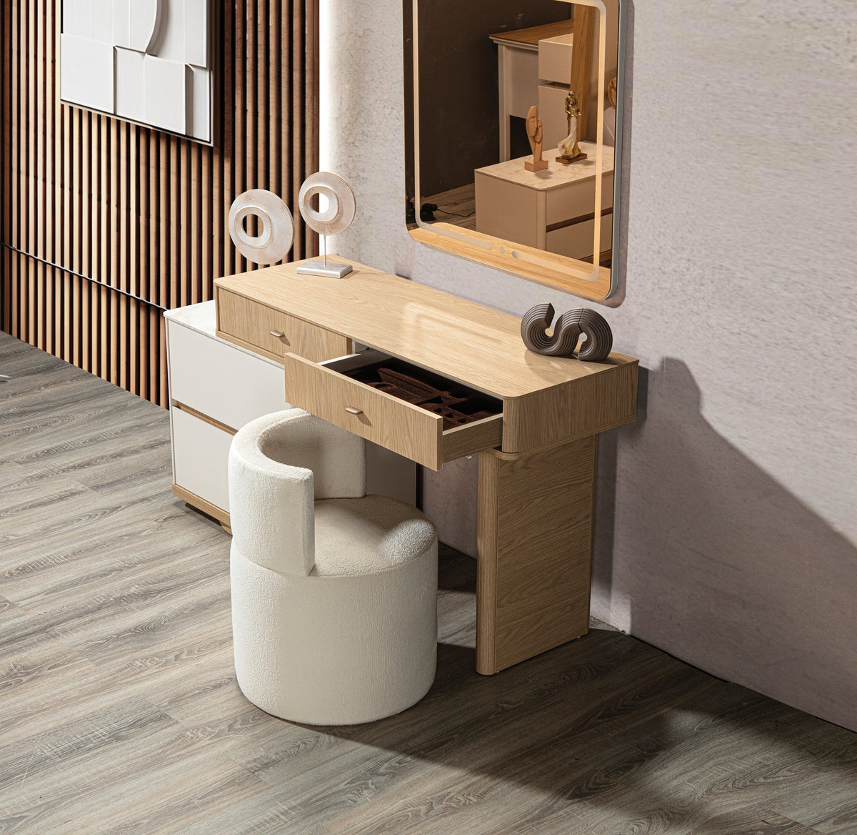 Silva Bedroom (R) by Netline Interiors