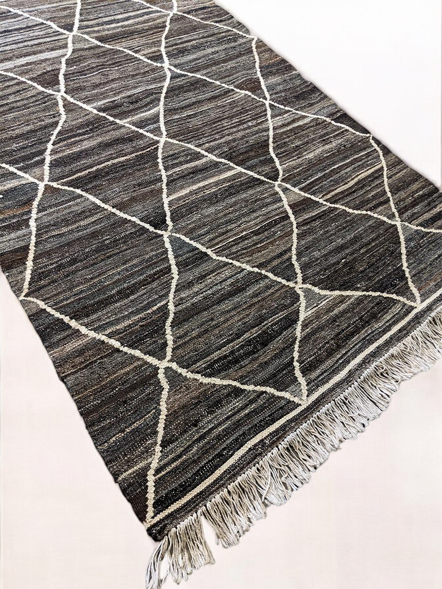 Zarifa Flatweave Rug - 183 x 132 cm