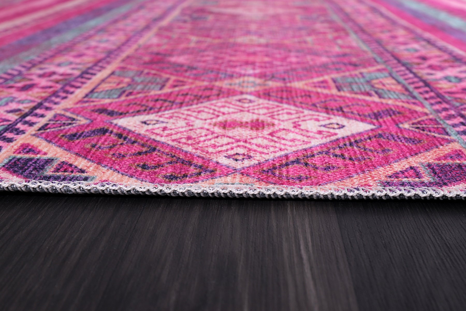 RW1322A washable chenille rug texture and pattern detail