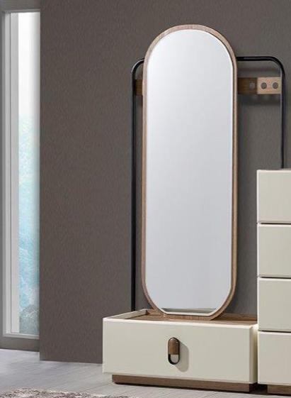 Smart Bedroom by Netline Interiors